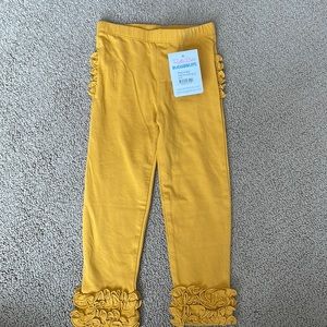 New with tags! Size 2T/3T RuffleButts
